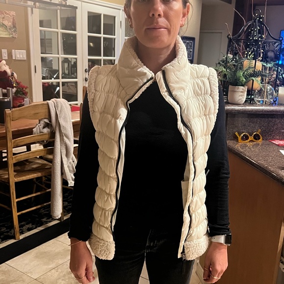 Calvin Klein Off white puffer vest - Picture 3 of 5